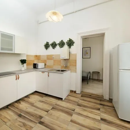 Large Cosy Apartment