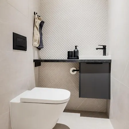 Penthouse With View And Parking For Two Budapest