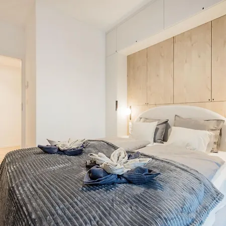 Apartment Penthouse With View And Parking For Two