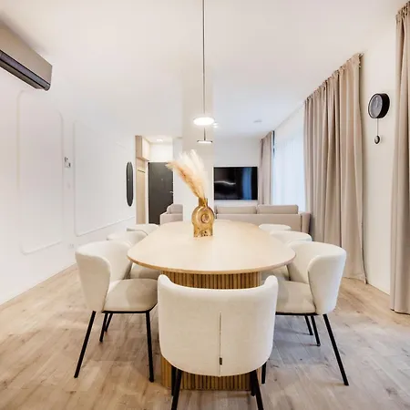 Penthouse With View And Parking For Two Apartment Budapest