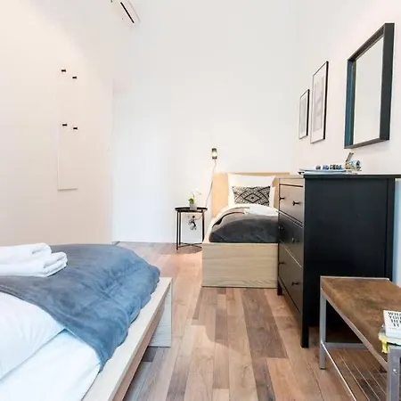 Super New And Modern Aircon Holiday home *