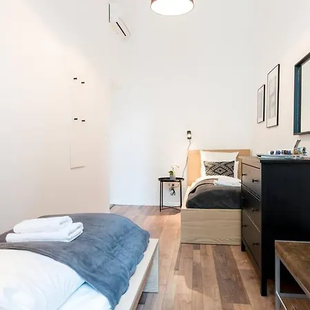 Super New And Modern Aircon Holiday home