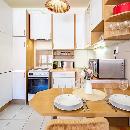 Apartment Free Parking - - Comfy