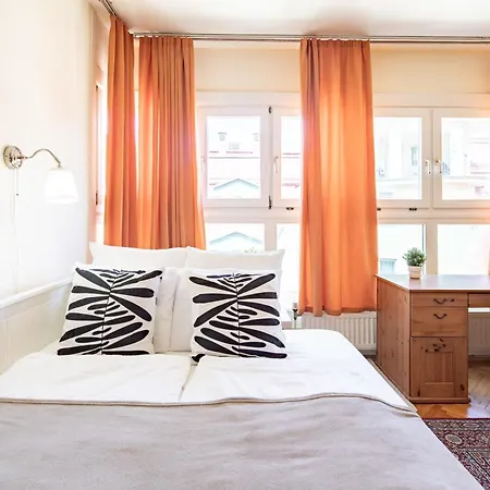 Free Parking - - Comfy Apartment
