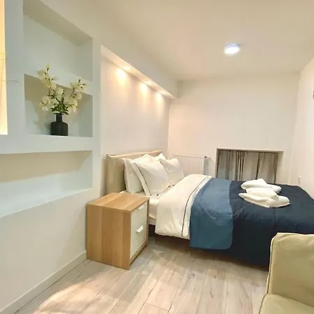 Cozy 3-bedroom In The Center Apartment Budapest