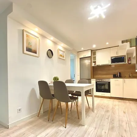 Cozy 3-bedroom In The Center Apartment Budapest
