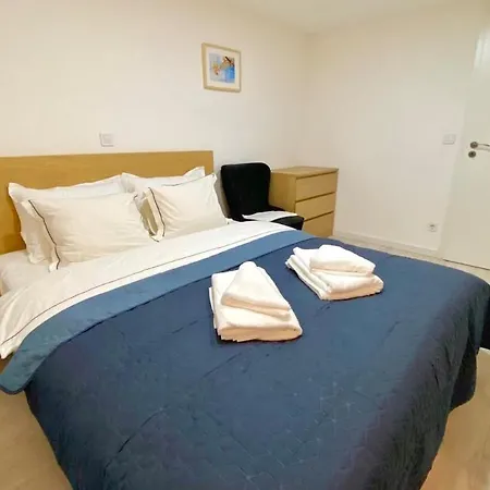 Cozy 3-bedroom In The Center *
