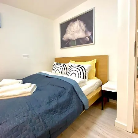 Apartment Cozy 3-bedroom In The Center