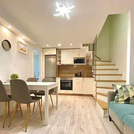 Apartment Cozy 3-bedroom In The Center *