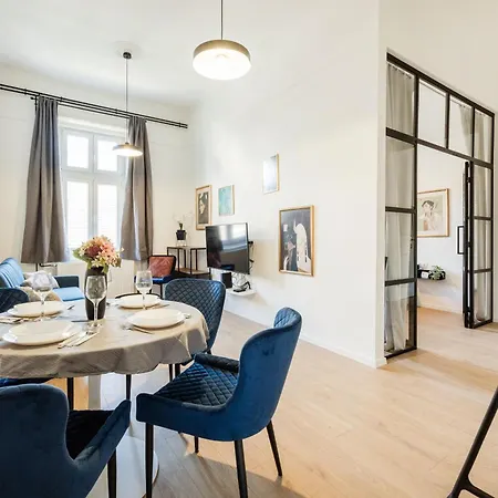 Downtown Comfort - Work, Relax, Explore Apartment *