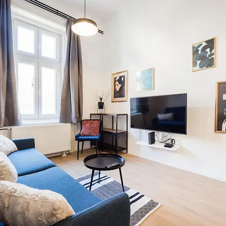 Downtown Comfort - Work, Relax, Explore Apartment *