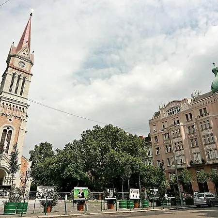 Quite And Cheap In Center B1 Sza Apartment *