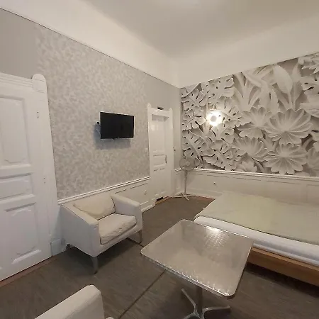 Quite And Cheap In Center B1 Sza Apartment Budapest