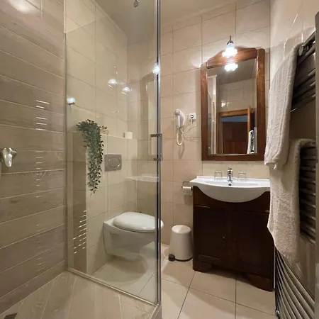 Karin 3* Budapeşte
