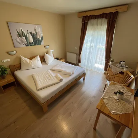 Otel Karin 3*