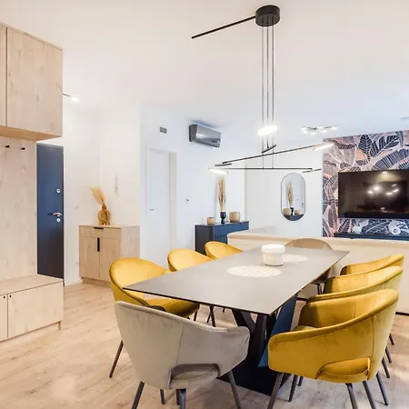 Skyline Living - Penthouse With Terrace And Parking Apartment *
