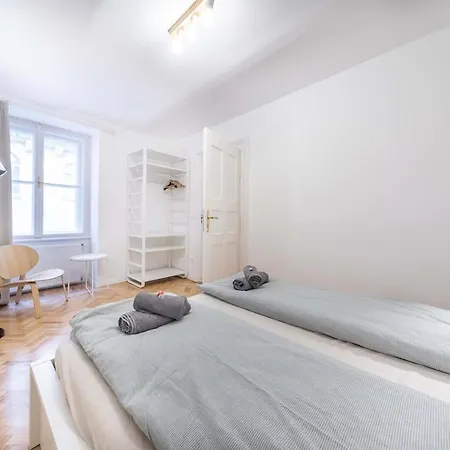 Apartment Hanna Lovely Two Bedrooms Budapest
