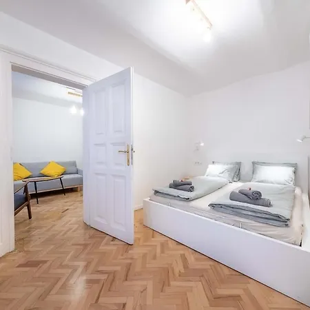 Hanna Lovely Two Bedrooms Apartment Budapest