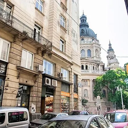 Hanna Lovely Two Bedrooms Apartment *