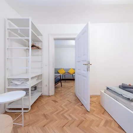 Hanna Lovely Two Bedrooms Budapest