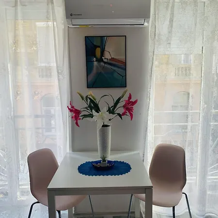 Onyx With Free Private Garage + Ac Apartment *