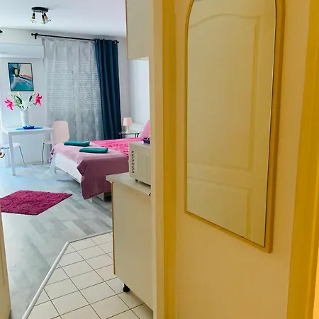 Onyx With Free Private Garage + Ac
