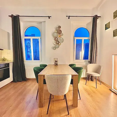 Baross - Spacious Apartment