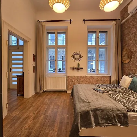 Apartment Quiet In Kazinczy Str Downtown
