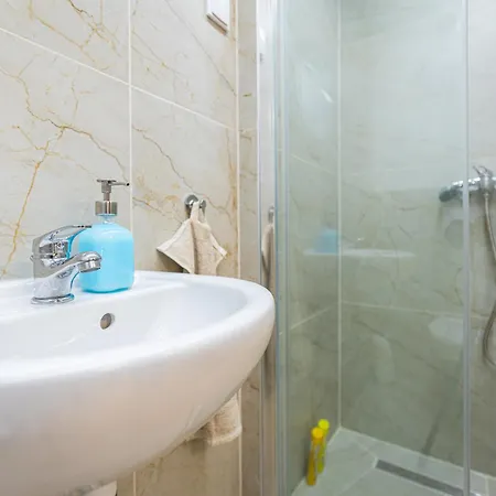Cute Gallery Flat In Budapest, Summer * Budapest