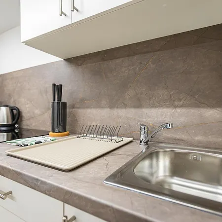 Cute Gallery Flat In Budapest, Summer Apartment