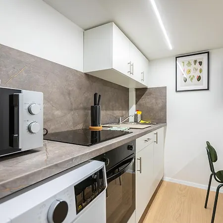 Cute Gallery Flat In Budapest, Summer Apartment