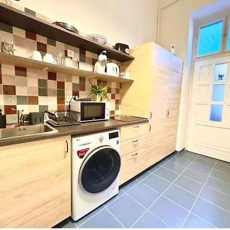 Almassy Residence-modern Apartment Budapest