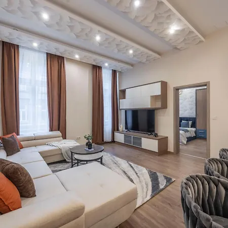 Exclusive N' Grand Center With 5 Bedrms * Budapest