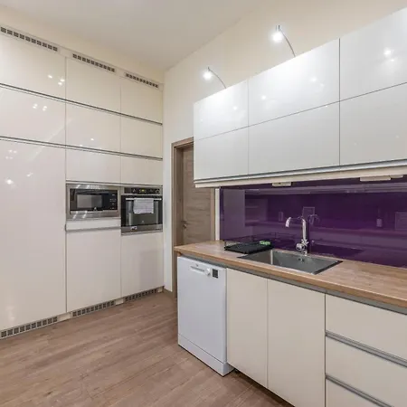 Apartment Exclusive N' Grand Center With 5 Bedrms