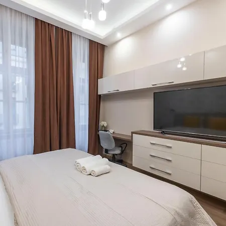 Exclusive N' Grand Center With 5 Bedrms