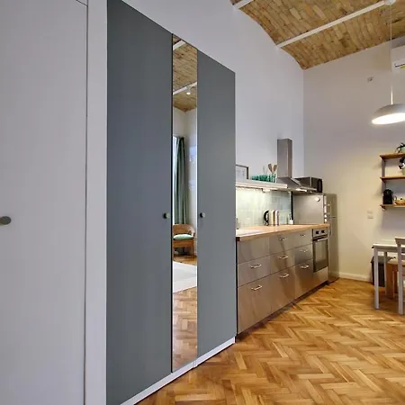 Modern W Free Parking, Projector,netflix Apartment *