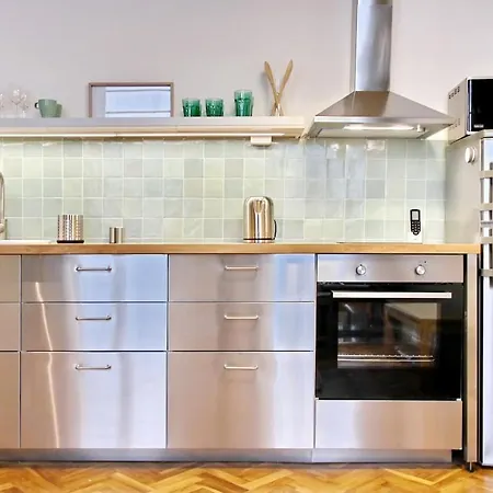 Modern W Free Parking, Projector,netflix Apartment