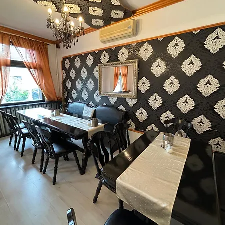 Hotel Gloria City Center 3*