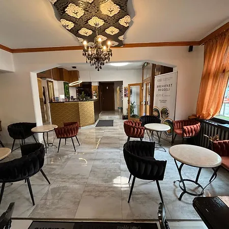 Gloria Center 3*