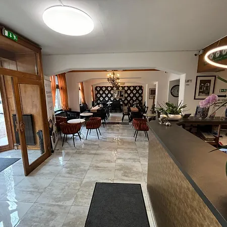 Gloria City Center Hotel 3*