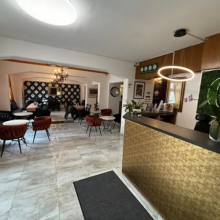 Hotel Gloria City Center 3*