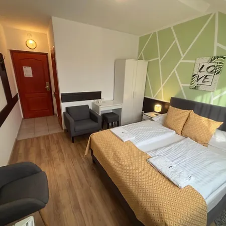 Gloria City Center Hotel 3*