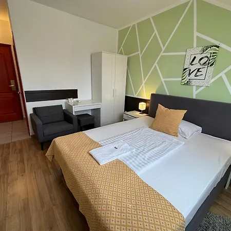 Gloria City Center Hotel