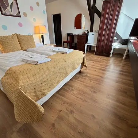 Gloria City Center Hotel 3*
