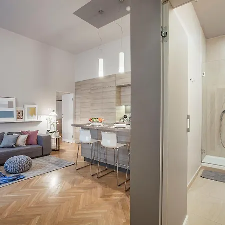 Dreher Palace Iii Apartment *