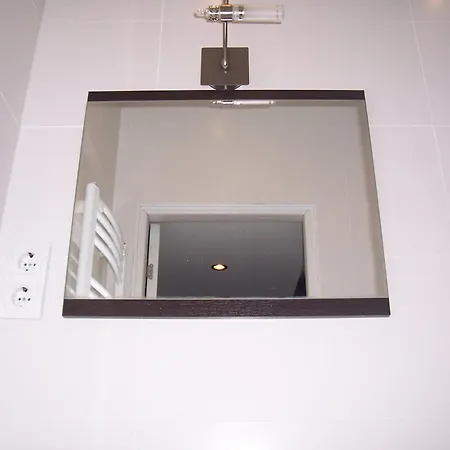 T & E Apartment *
