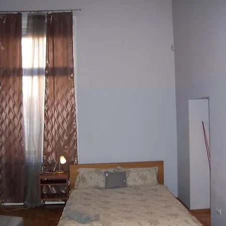 T & E Apartment