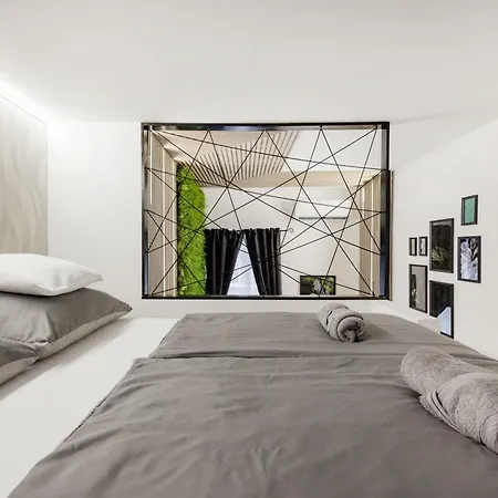 Modern Downtown Oasis Apartmán *