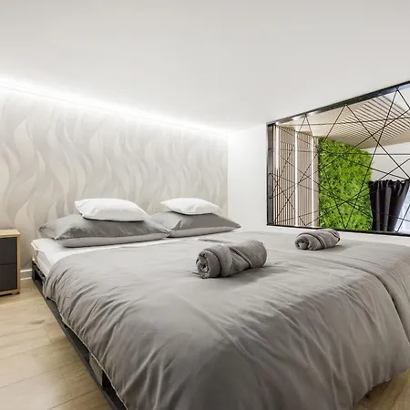 Modern Downtown Oasis Apartmán *