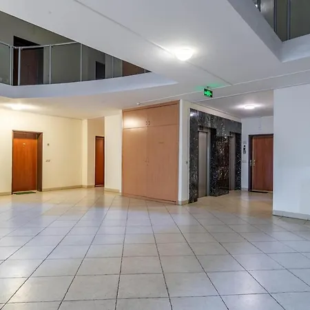 Cleopatra Apartment *